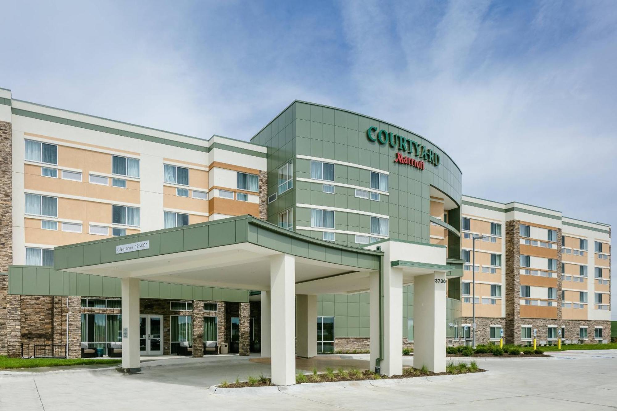Courtyard By Marriott Omaha Bellevue At Beardmore Event Center Экстерьер фото