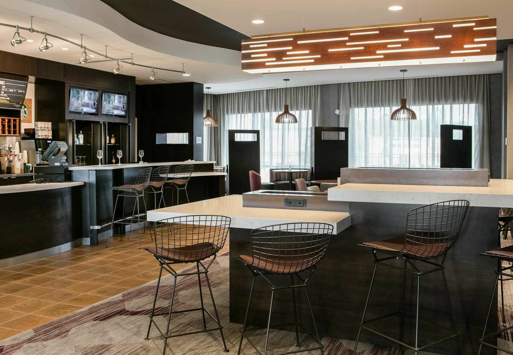 Courtyard By Marriott Omaha Bellevue At Beardmore Event Center Экстерьер фото