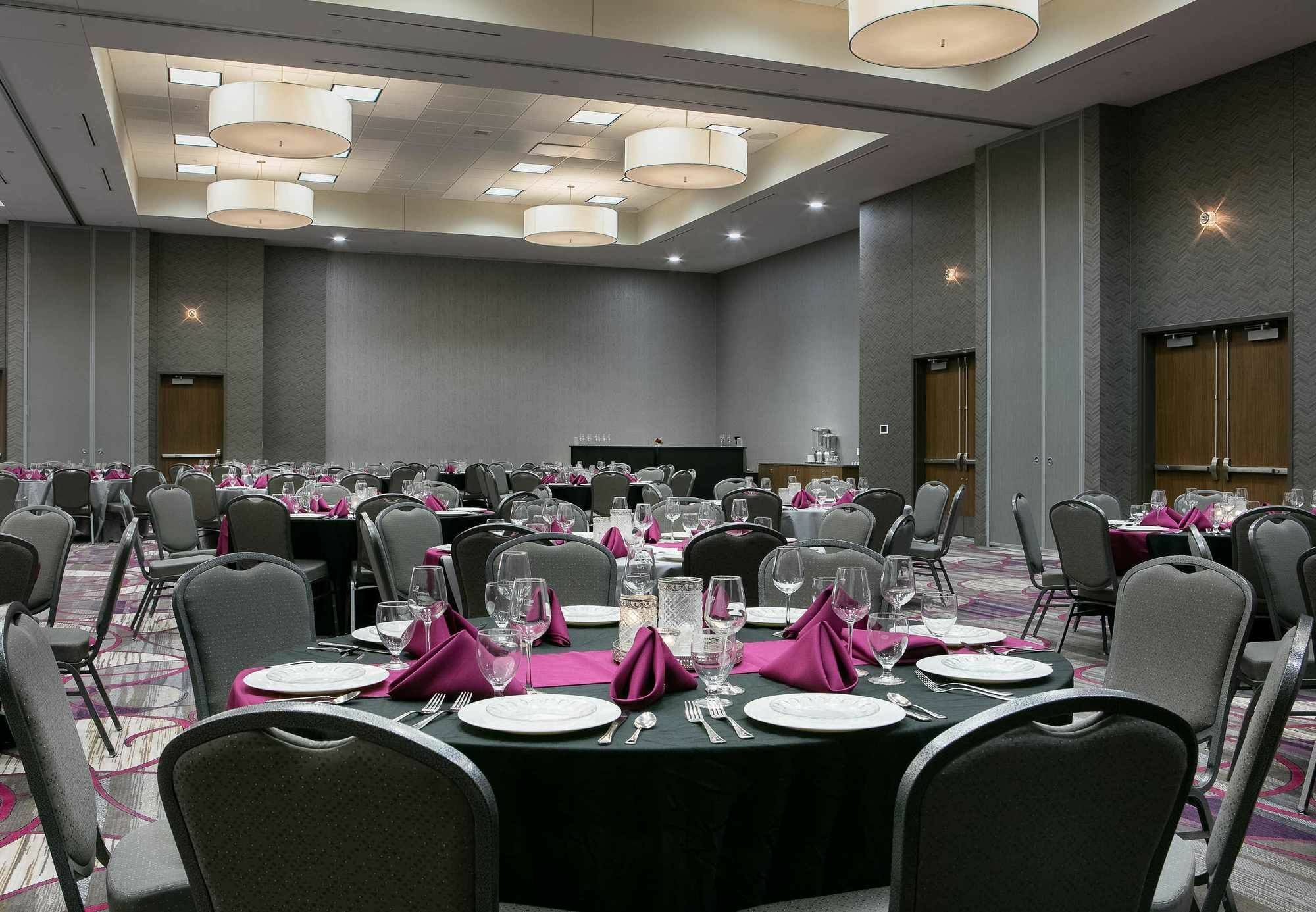 Courtyard By Marriott Omaha Bellevue At Beardmore Event Center Экстерьер фото